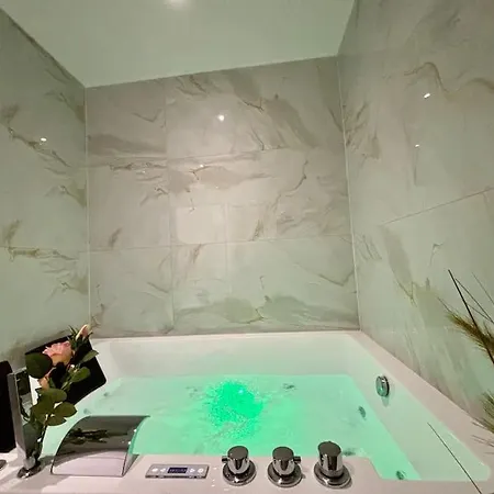 La Bulle Centre-ville - Jaccuzi & Clim *